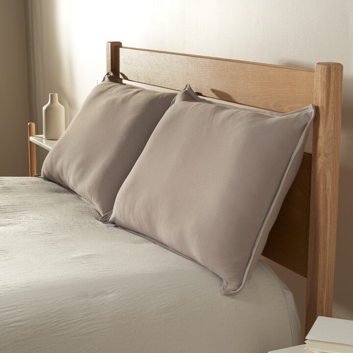 枕 Yogibo Sleepybo Bed Pillow Sleepybo Pillow - Dual Sided, Cooling Sleeping Pillow | Yogibo®