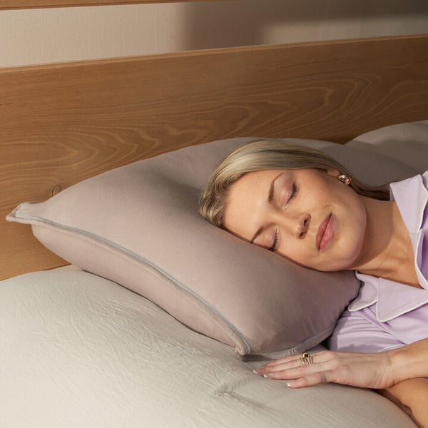 Sleepybo Pillow - Dual Sided, Cooling Sleeping Pillow | Yogibo®