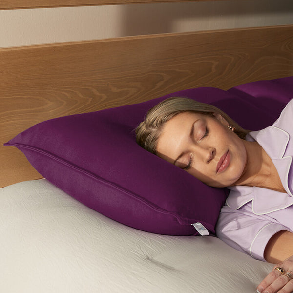 枕 Yogibo Sleepybo Bed Pillow Sleepybo Pillow - Dual Sided, Cooling Sleeping Pillow | Yogibo®